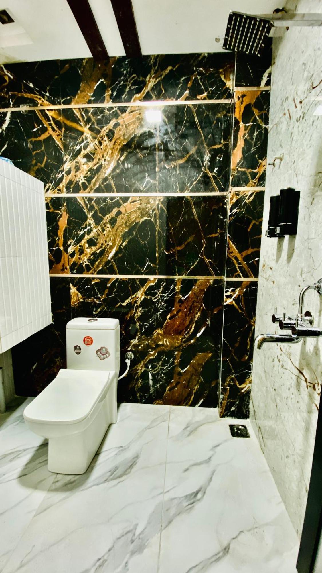 Hotel Mark Ujjain Bagian luar foto