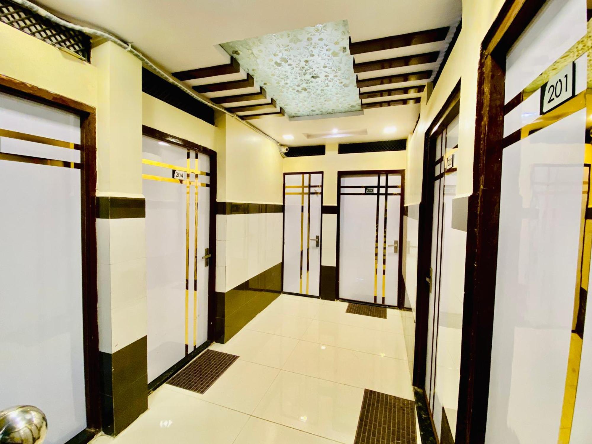 Hotel Mark Ujjain Bagian luar foto