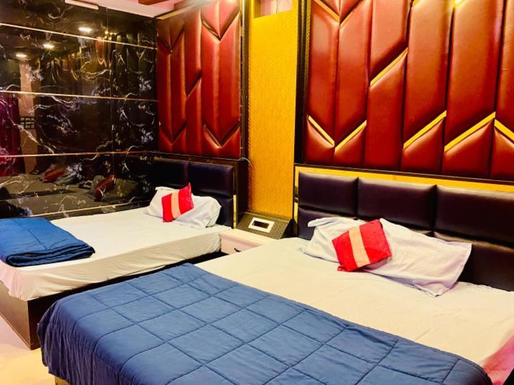 Hotel Mark Ujjain Bagian luar foto