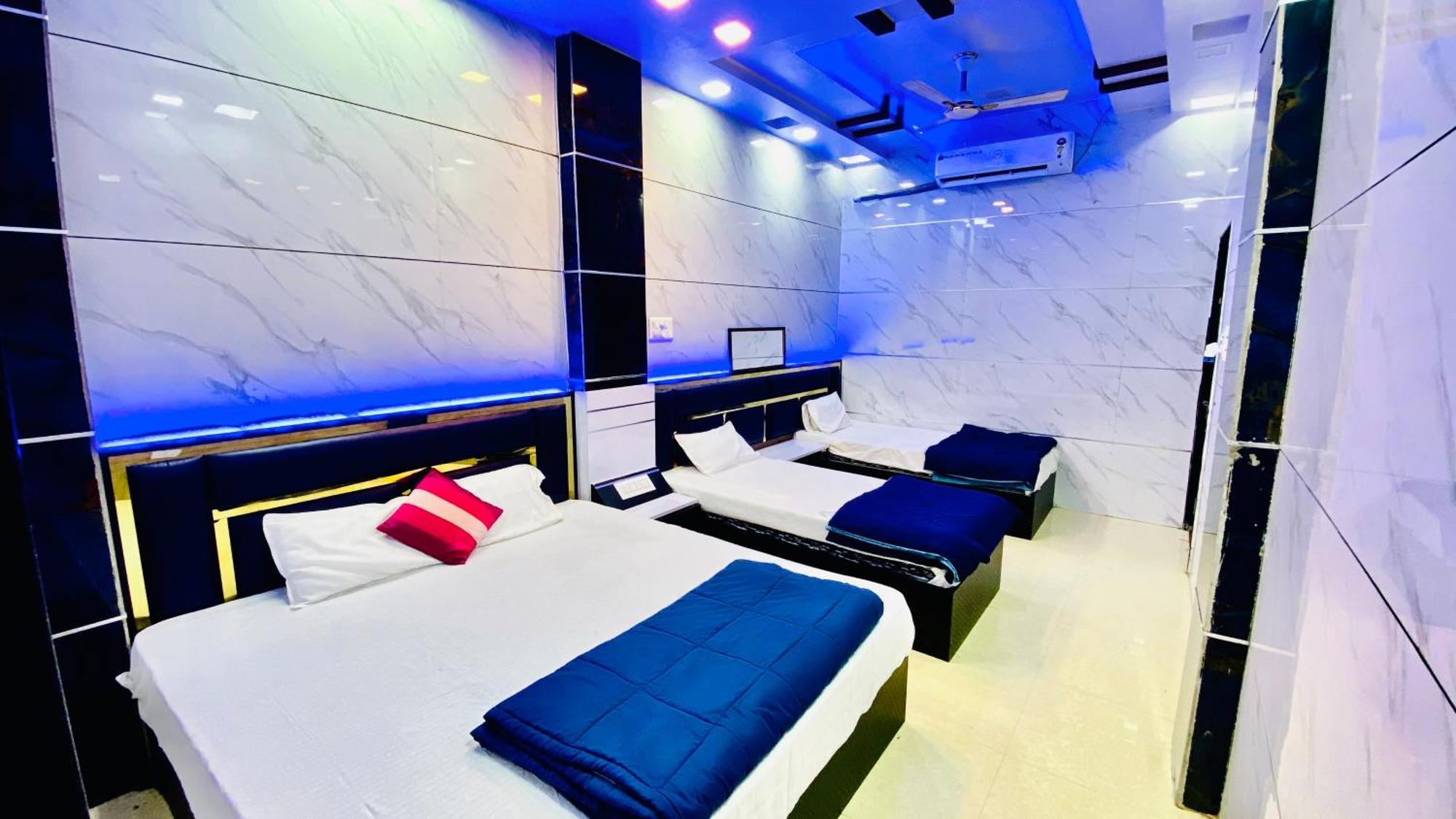 Hotel Mark Ujjain Bagian luar foto