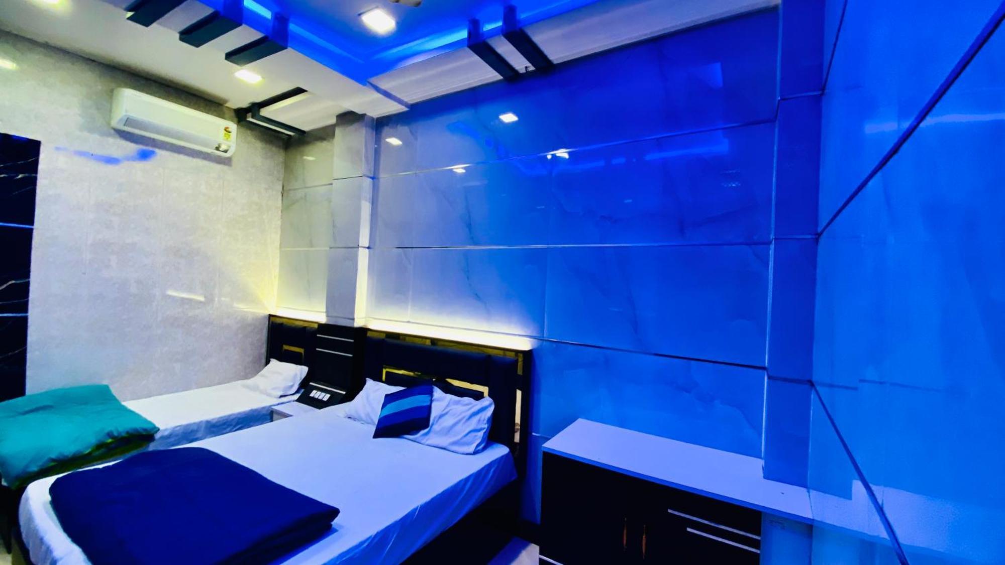 Hotel Mark Ujjain Bagian luar foto