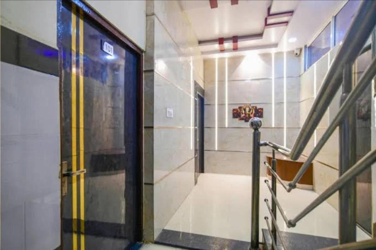 Hotel Mark Ujjain Bagian luar foto